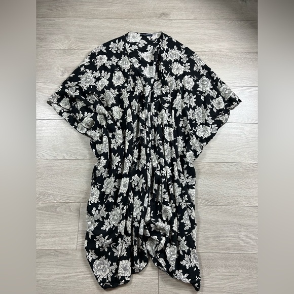 Brandy Melville Floral Duster Cardigan - Picture 2 of 5